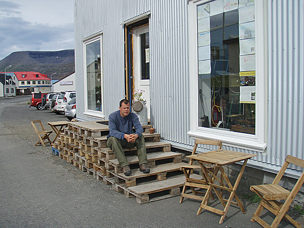 &THORN;ingeyri: een gezellig bakje koffie